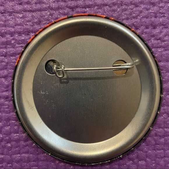 Star trek pin - Picture 2 of 2